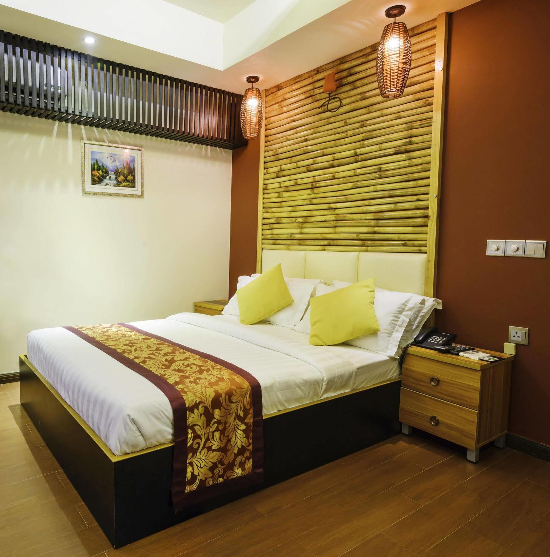 Clear Sky Inn Хулхумале Екстериор снимка