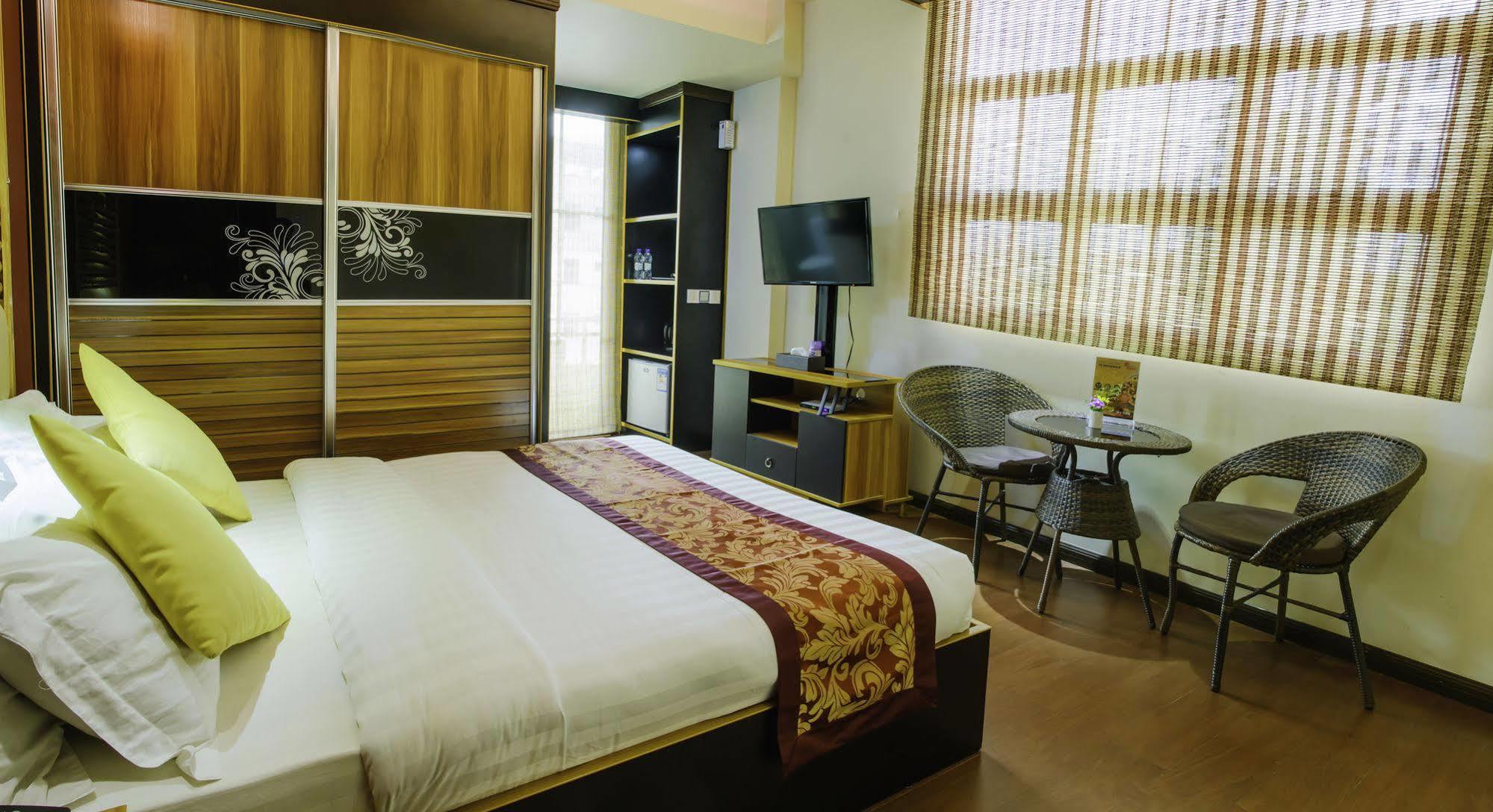 Clear Sky Inn Хулхумале Екстериор снимка