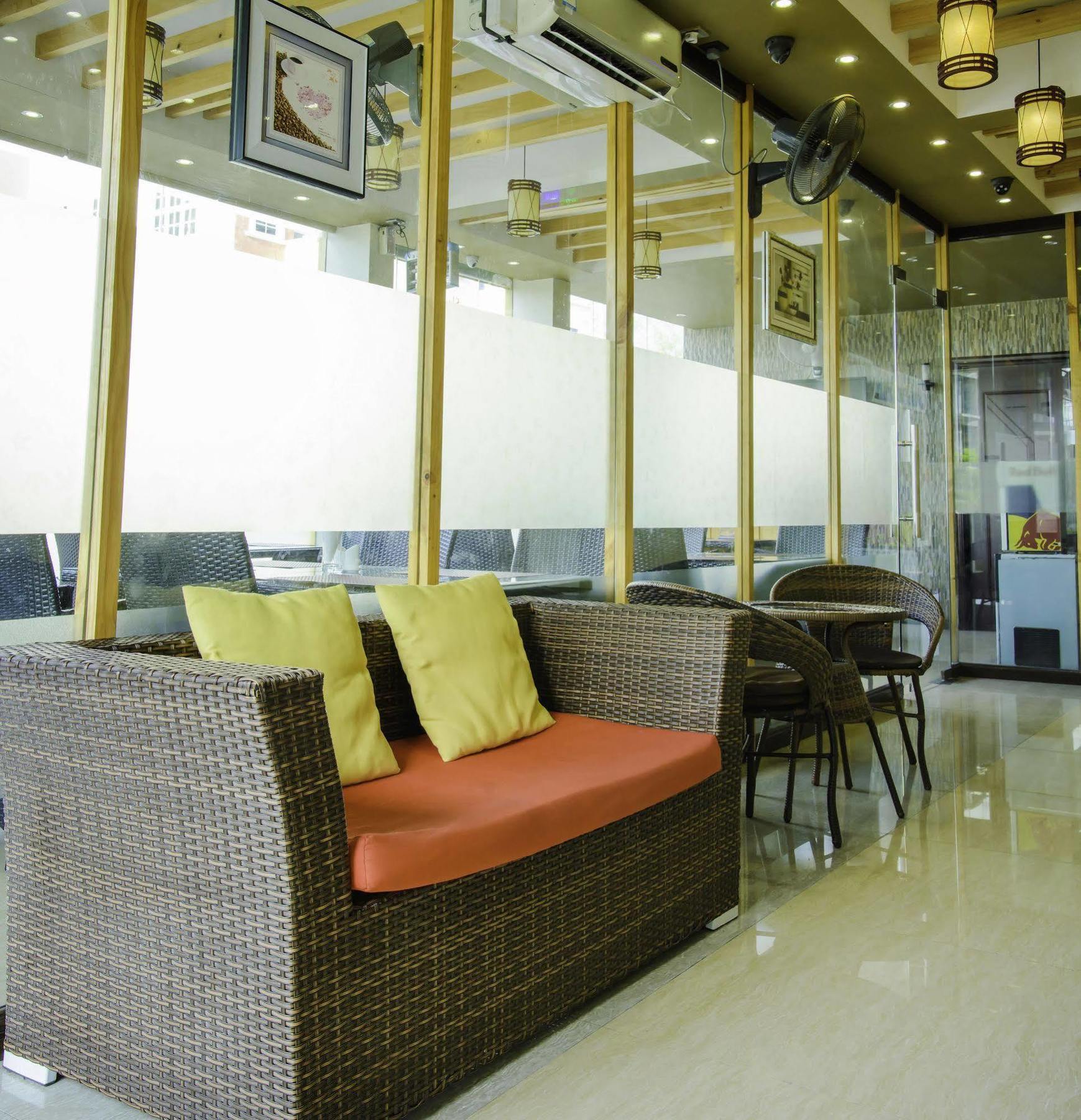 Clear Sky Inn Хулхумале Екстериор снимка