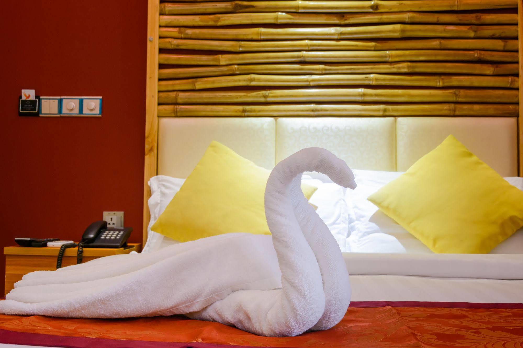 Clear Sky Inn Хулхумале Екстериор снимка
